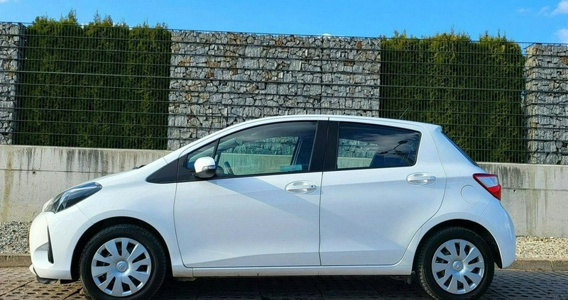 Toyota Yaris cena 32520 przebieg: 164000, rok produkcji 2018 z Radków małe 379